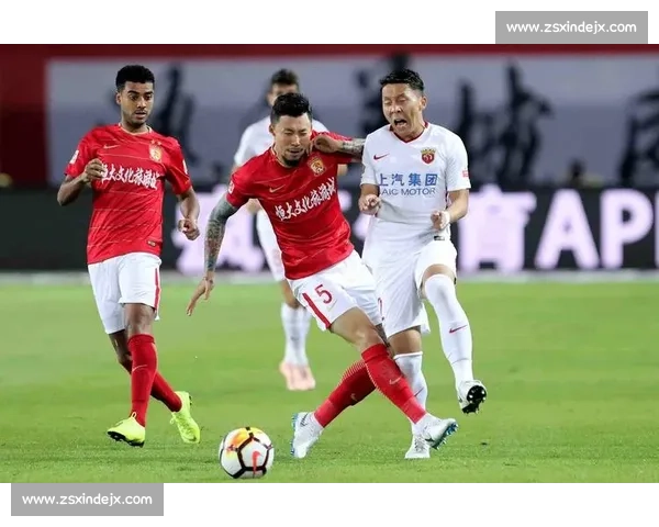 恒大vs上港亚冠巅峰对决回顾 从战术博弈到关键进球谁主沉浮 恒大vs上港亚冠巅峰对决回顾 从战术博弈到关键进球谁主沉浮